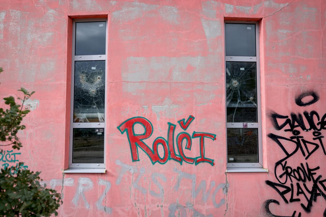 Jasenice: Napušteni hotel na odmorištu Marune Jasenice: Napušteni hotel na odmorištu Marune