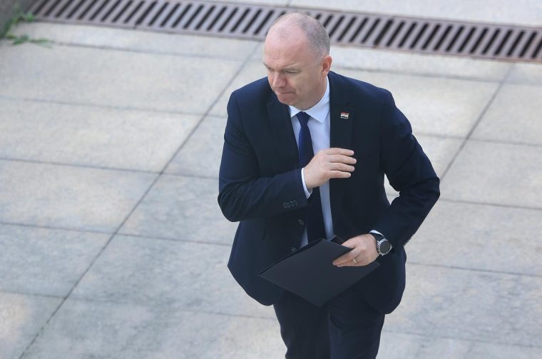 Zagreb: Ministri dolaze na sjednicu Vlade