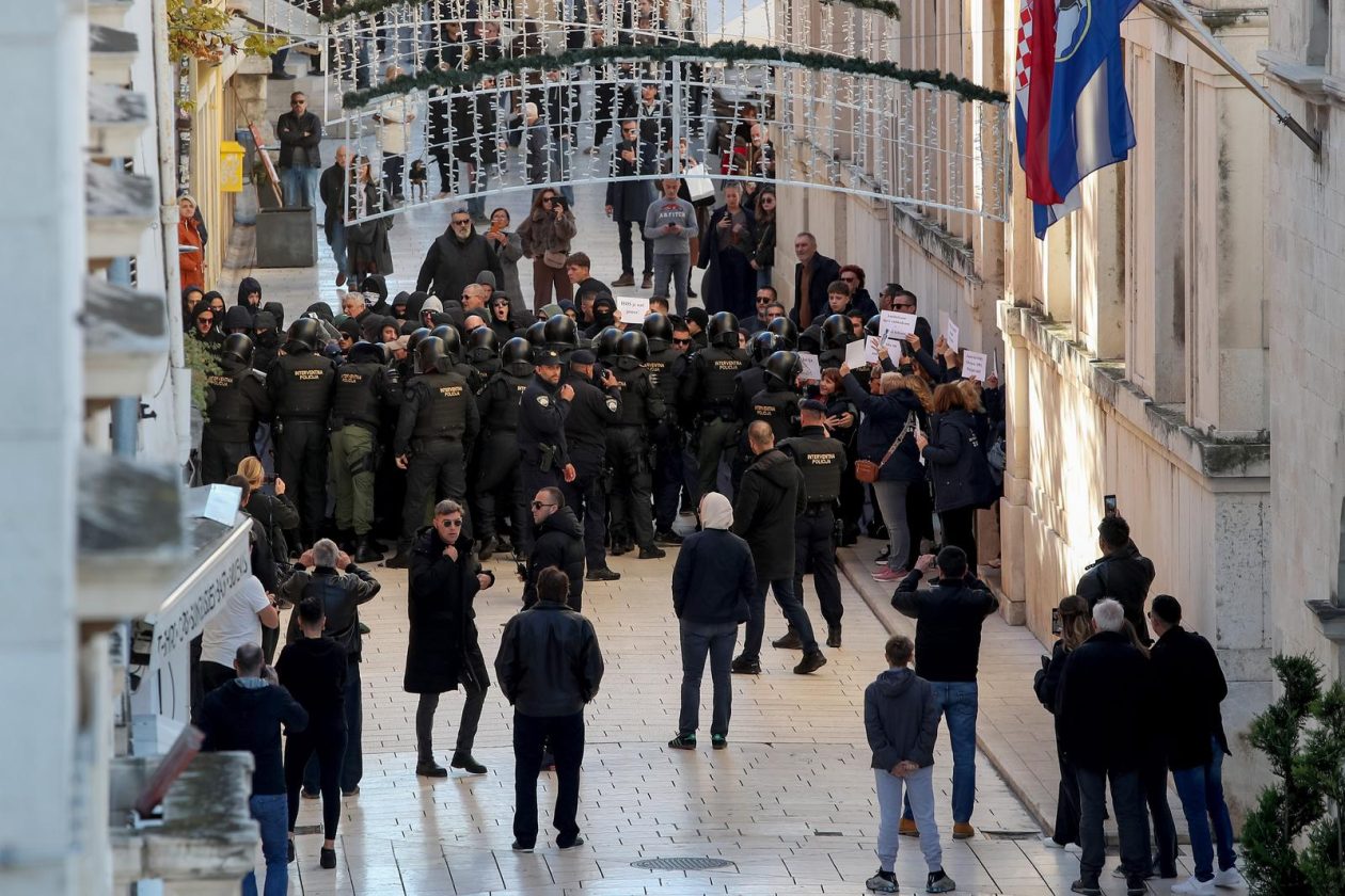 Zadar: Prosvjedni marš protiv fašizma