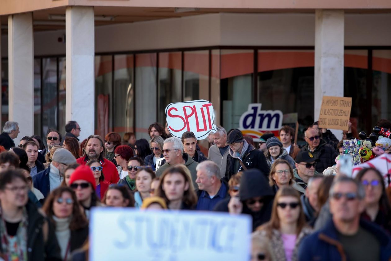 Zadar: Prosvjedni marš protiv fašizma
