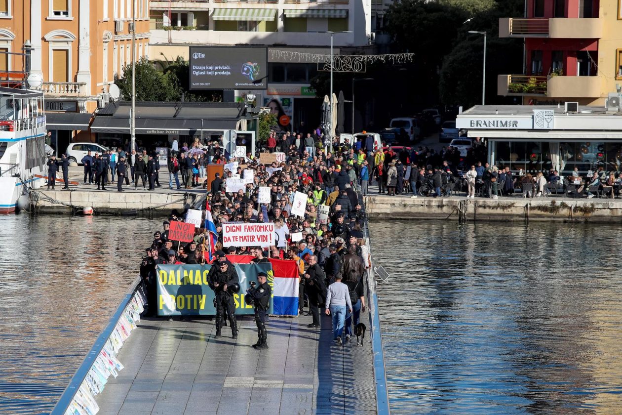 Zadar: Prosvjedni marš protiv fašizma