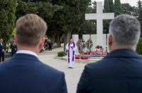 Zadar: Polaganje vijenaca povodom blagdana Svih svetih i Dušnog dana Zadar: Polaganje vijenaca povodom blagdana Svih svetih i Dušnog dana