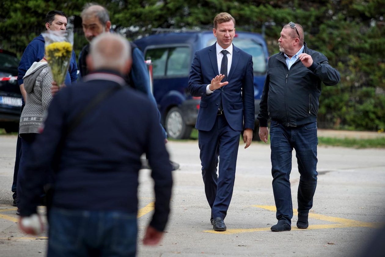 Zadar: Polaganje vijenaca povodom blagdana Svih svetih i Dušnog dana Zadar: Polaganje vijenaca povodom blagdana Svih svetih i Dušnog dana