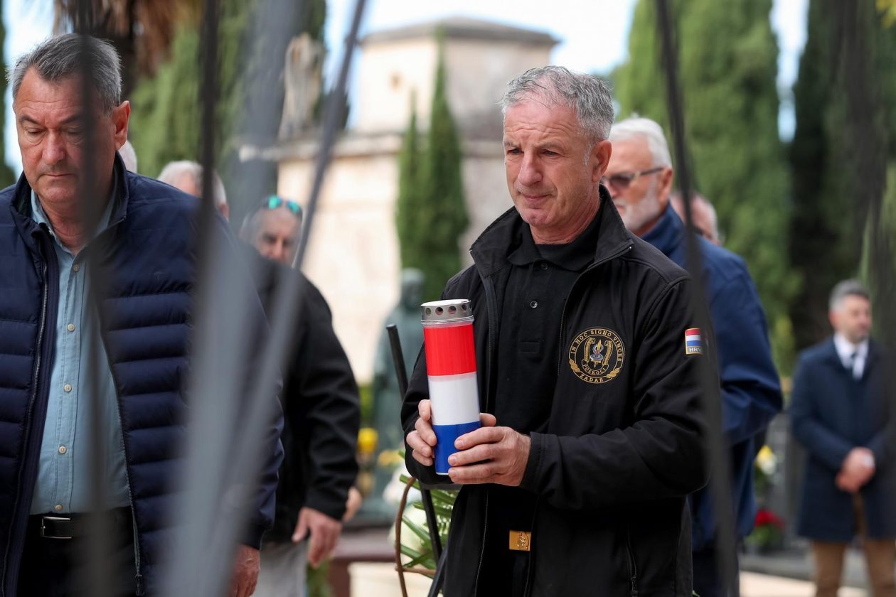 Zadar: Polaganje vijenaca povodom blagdana Svih svetih i Dušnog dana Zadar: Polaganje vijenaca povodom blagdana Svih svetih i Dušnog dana