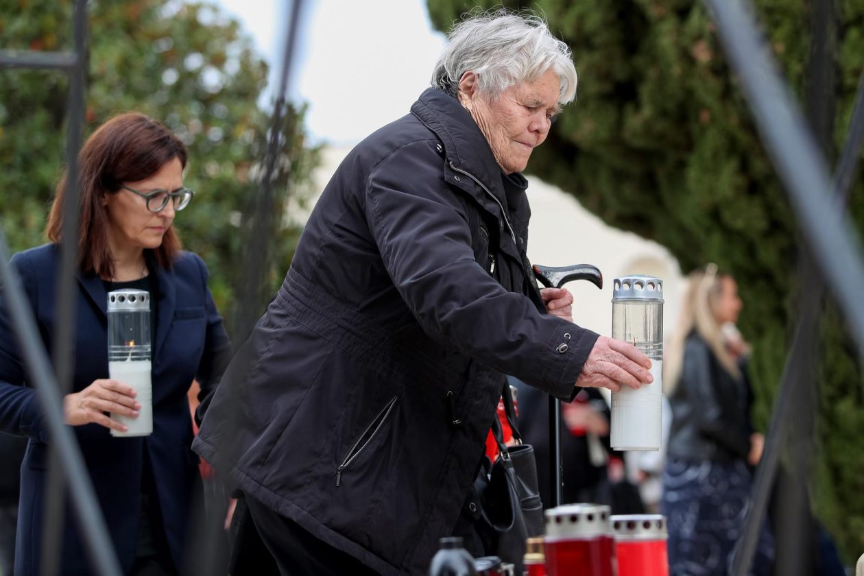 Zadar: Polaganje vijenaca povodom blagdana Svih svetih i Dušnog dana Zadar: Polaganje vijenaca povodom blagdana Svih svetih i Dušnog dana