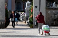 Zadar: Građani uređuju grobove uoči blagdana Svih svetih i Dušnog dana