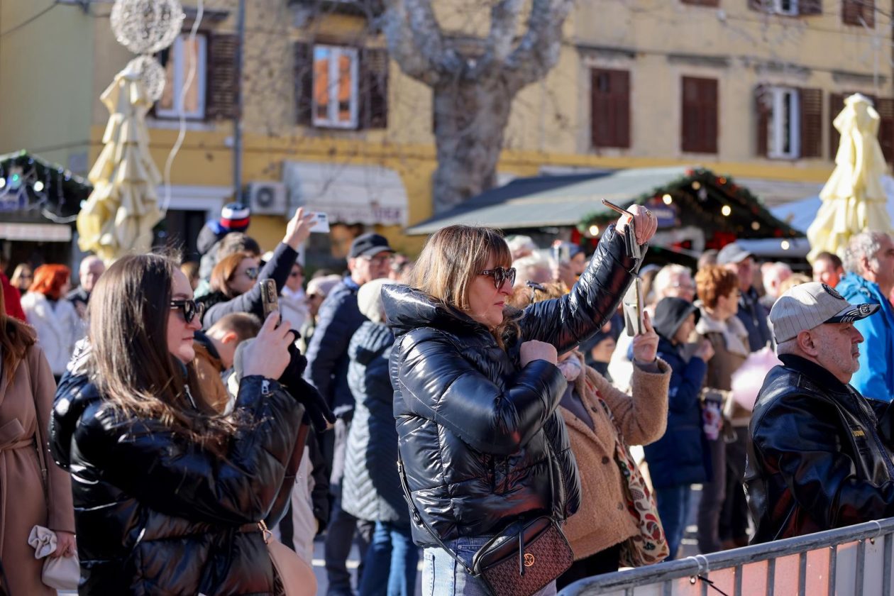 Jutarnji doček Nove godine uz ARTPOP – spektakularni tribute show posvećen Lady Gagi