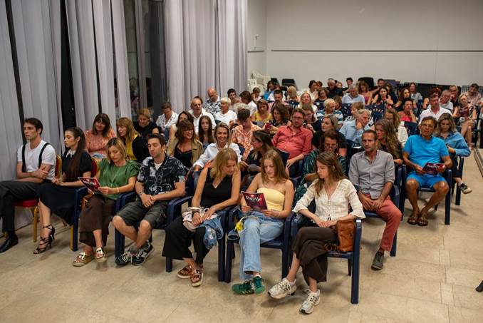 Predstava Iluzija, Pag Art Festival (4) Predstava Iluzija, Pag Art Festival (4)