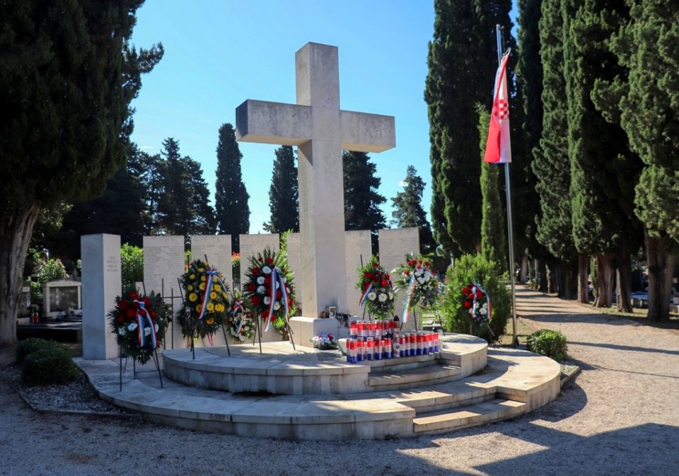 Predstavnici Općine Vir odali počast preminulima u Domovinskom ratu (12)