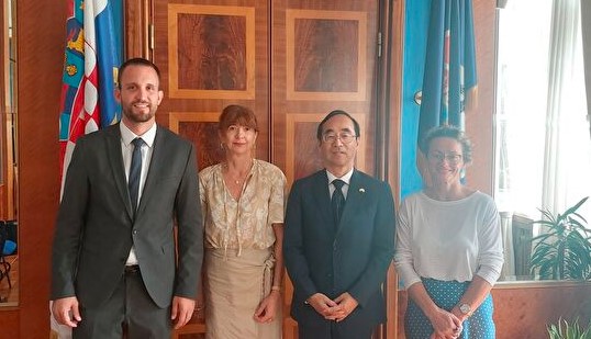 Japanski veleposlanik u Republici Hrvatskoj Nj. E. Mitsuhiro Wada Japanski veleposlanik u Republici Hrvatskoj Nj. E. Mitsuhiro Wada