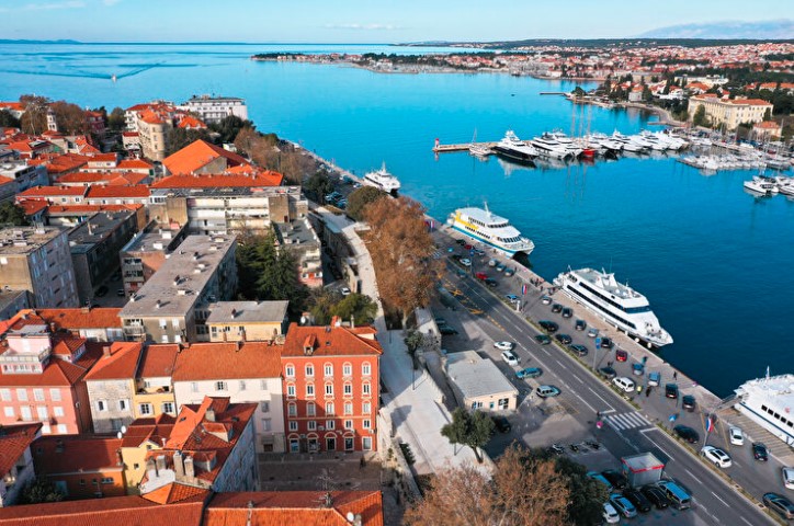 grad zadar ilustracija, muraj, bedemi, luka, istarska obala