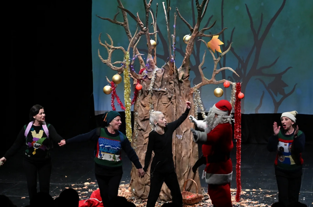 Kazalište lutaka Zadar poziva na predstavu i podjelu poklona Djeda Božićnjaka Kazalište lutaka Zadar poziva na predstavu i podjelu poklona Djeda Božićnjaka