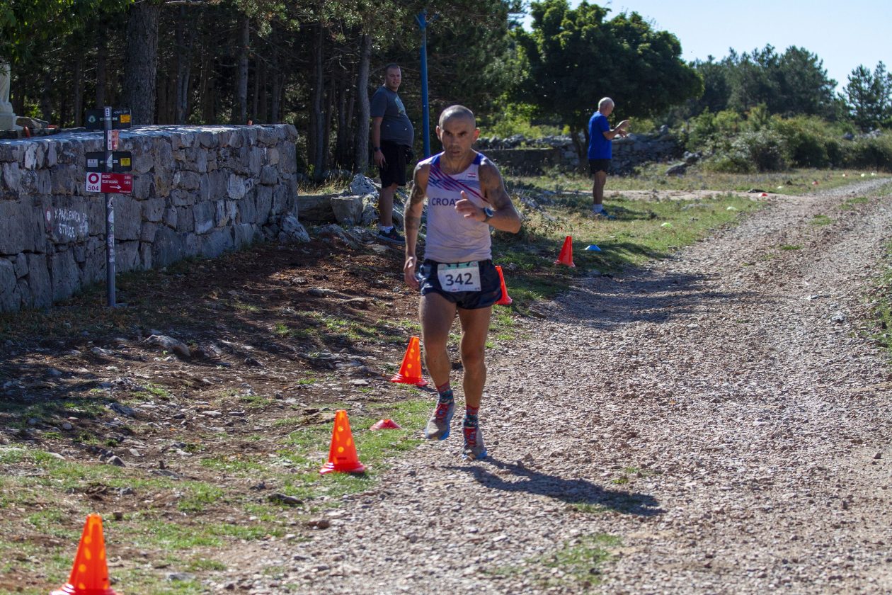 Starigrad – Veliko Rujno Hrvoje Vlašić Starigrad – Veliko Rujno Hrvoje Vlašić