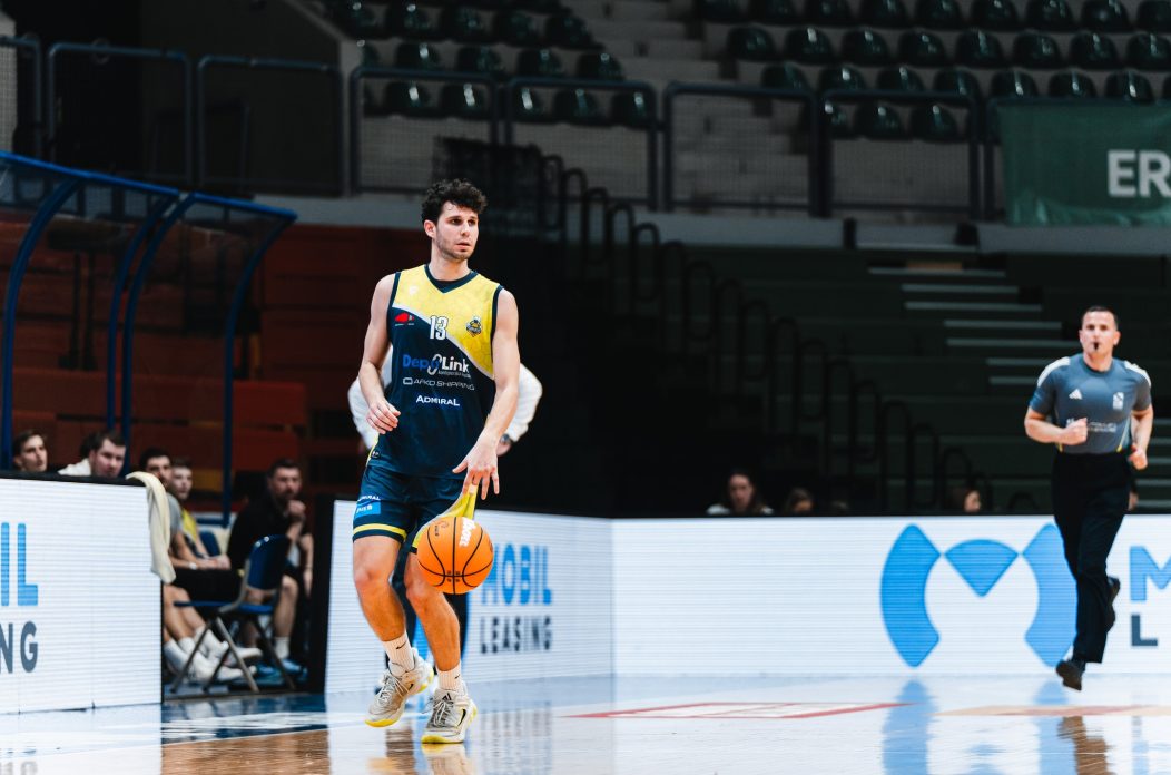 Toni Jelenković Toni Jelenković