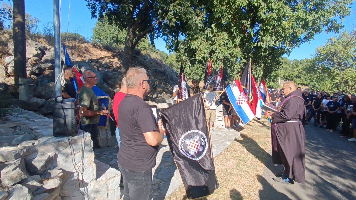 Tradicionalna 17. molitvena hodnja Koracima nade u istinu Bulić- Vukšić- Lišane Ostrovičke (11)