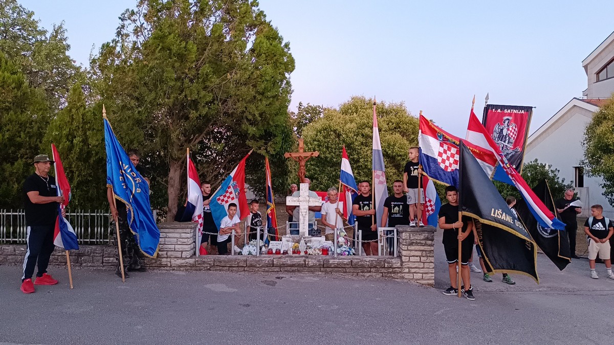 Tradicionalna 17. molitvena hodnja Koracima nade u istinu Bulić- Vukšić- Lišane Ostrovičke (12)