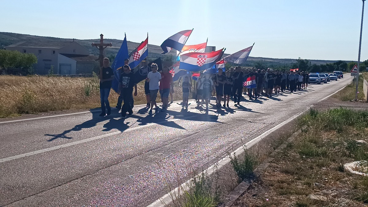 Tradicionalna 17. molitvena hodnja Koracima nade u istinu Bulić- Vukšić- Lišane Ostrovičke (14)