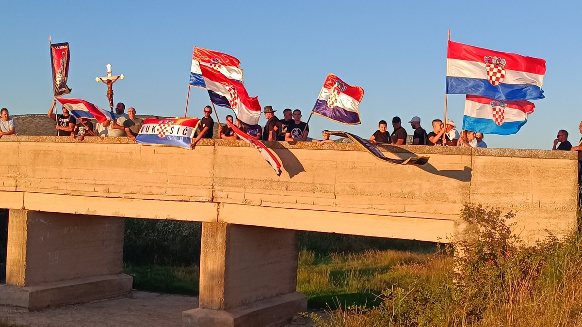 Tradicionalna 17. molitvena hodnja Koracima nade u istinu Bulić- Vukšić- Lišane Ostrovičke (15)