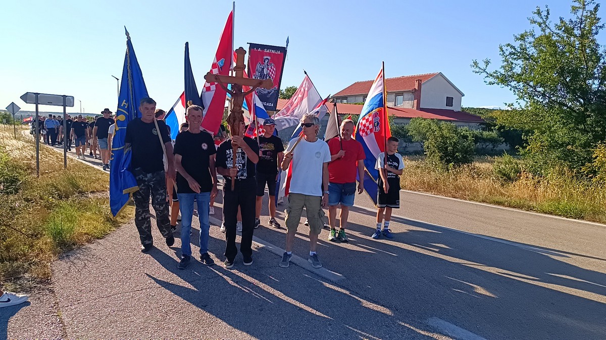 Tradicionalna 17. molitvena hodnja Koracima nade u istinu Bulić- Vukšić- Lišane Ostrovičke (20)