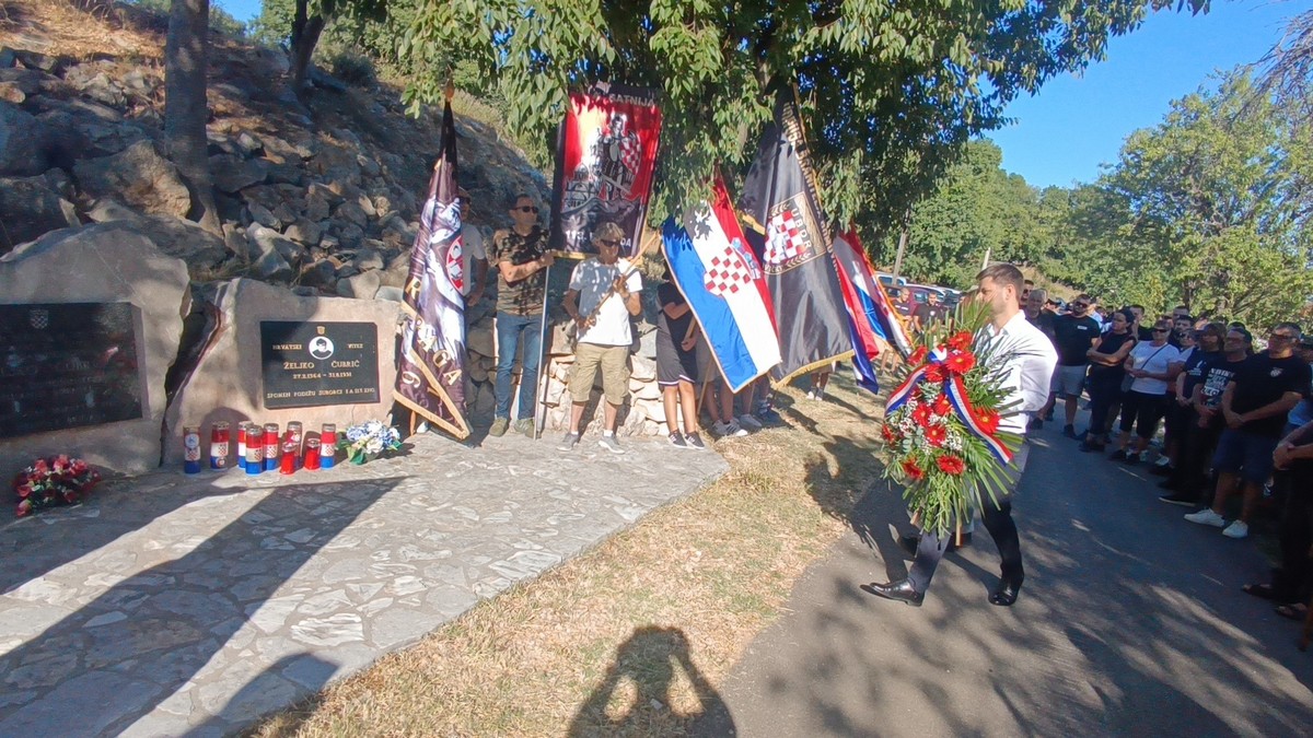 Tradicionalna 17. molitvena hodnja Koracima nade u istinu Bulić- Vukšić- Lišane Ostrovičke (33)