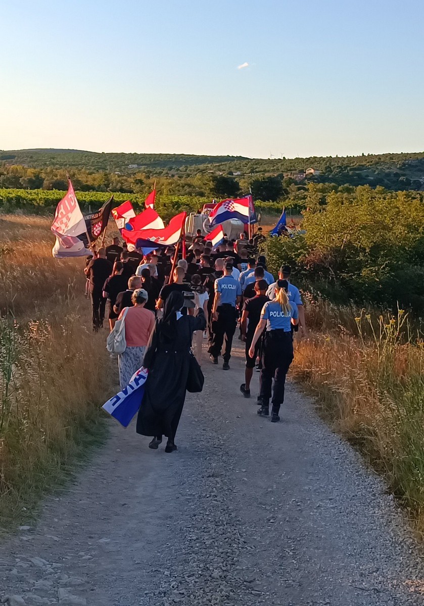 Tradicionalna 17. molitvena hodnja Koracima nade u istinu Bulić- Vukšić- Lišane Ostrovičke (7)