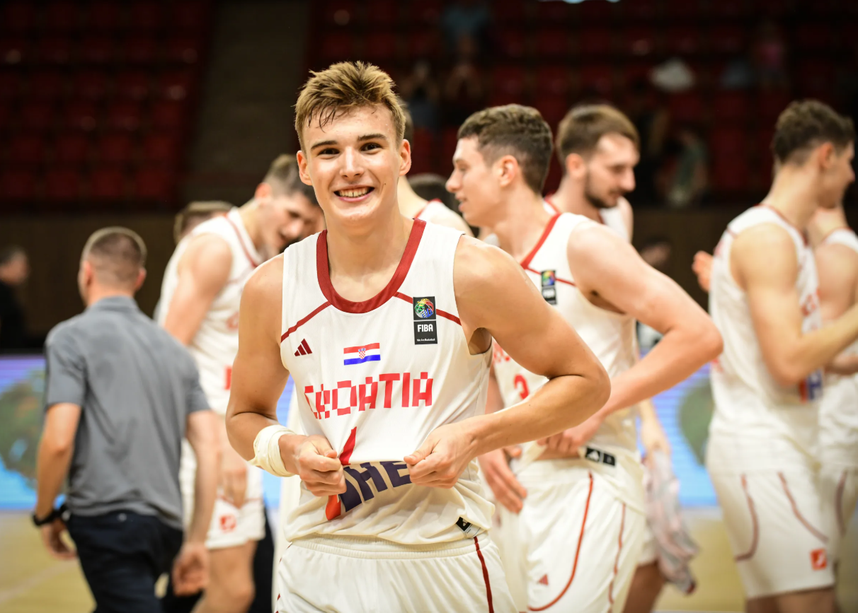 U20, Niko Šare
