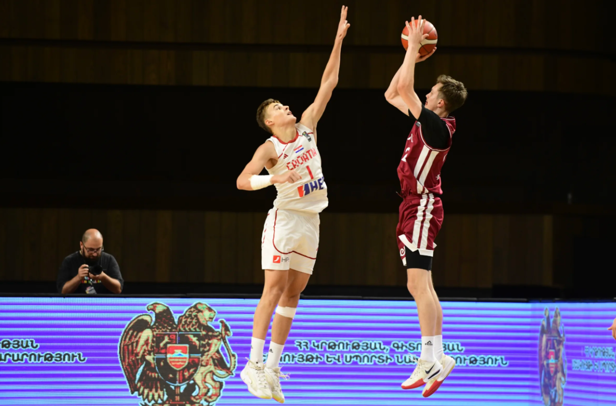 U20, Niko Šare