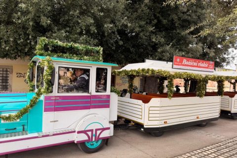 Vlakić za djecu Advent u Zadru 2025 5.JPG Vlakić za djecu Advent u Zadru 2025 5.JPG