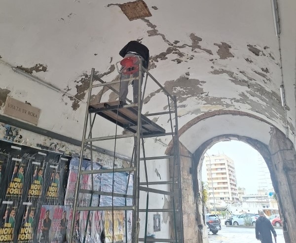 Započeli istražni radovi na Vratima sv. Roka vrijedni 10 tisuća eura