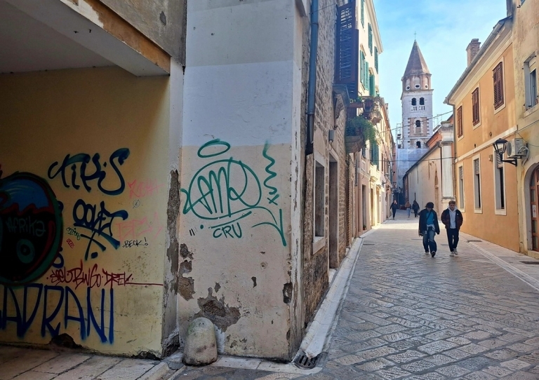 fasada grafit
