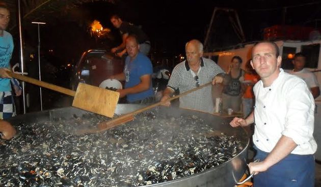 Gastro večer i klapa Rišpet u Kukljici