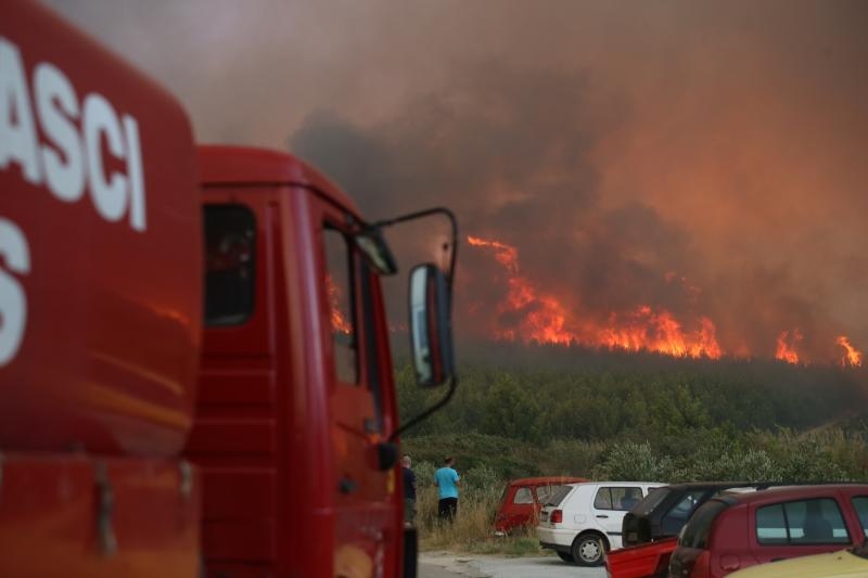 Žrnovnica: Vatra je sve bliže Splitu, nebo je prekriveno dimom Žrnovnica: Vatra je sve bliže Splitu, nebo je prekriveno dimom