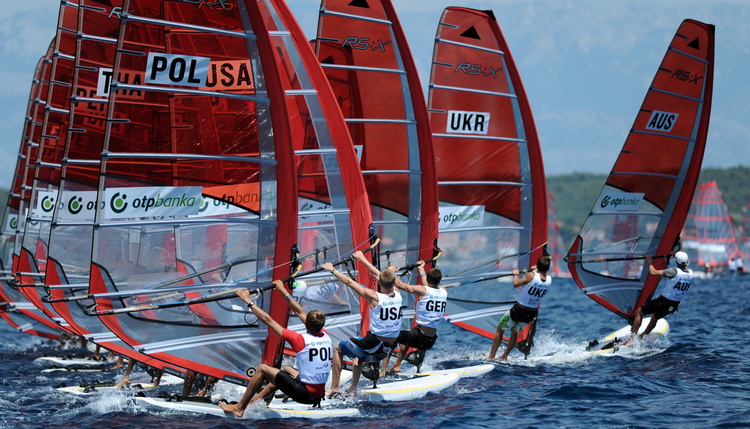Zadar, 080711.
Svjetsko juniorsko prvenstvo u jedrenju 07.-15.srpnja 2011.
ISAF 2011.
U organizaciji jedrlicarskog kluba Uskok iz Zadra odrzava se svjetsko juniorsko prvenstvo u jedrenju za klase SL 16, 420, 29er, Laser i RS-X. Na prvenstvu se natjece 350 Zadar, 080711.
Svjetsko juniorsko prvenstvo u jedrenju 07.-15.srpnja 2011.
ISAF 2011.
U organizaciji jedrlicarskog kluba Uskok iz Zadra odrzava se svjetsko juniorsko prvenstvo u jedrenju za klase SL 16, 420, 29er, Laser i RS-X. Na prvenstvu se natjece 350