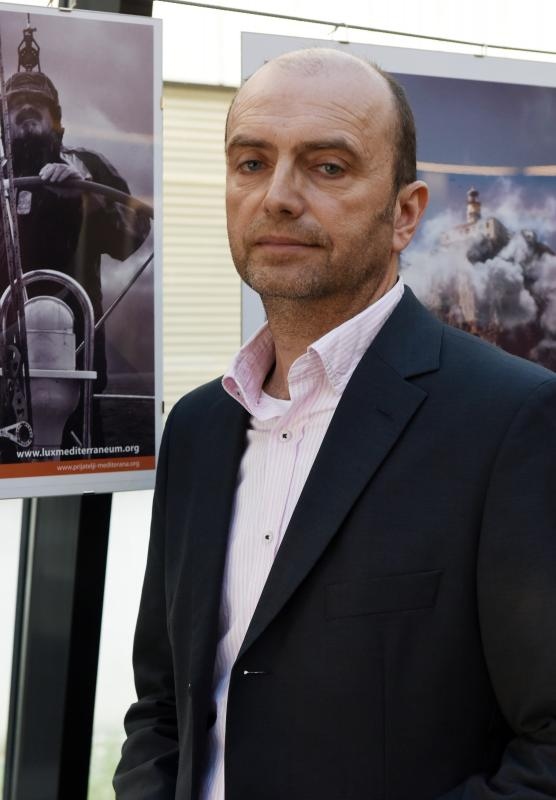 Na Filozofskom fakultetu Sveucilista u Zagrebu otvorena je izlozba i odrzano predavanje Legende svjetla. Predavanje i izlozba organizirani su uz visoko pokroviteljstvo Ureda Tonina Picule, zastupnika u Europskom parlamentu i potpredsjednika Medjuskupine z