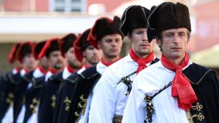 Zagreb: Počasna satnija Kravat pukovnije na Dolcu