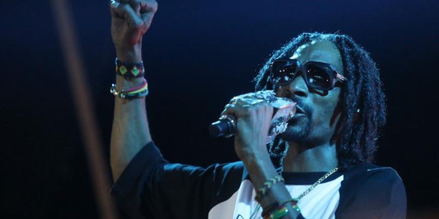 10.07.2013., Novalja – Americki reper Snoop Dogg, odnosno Snoop Lion, nastupio je u prepunom klubu Papaya na Zrcu u sklopu Fresh Island festivala. Photo: Filip Brala/PIXSELL 10.07.2013., Novalja – Americki reper Snoop Dogg, odnosno Snoop Lion, nastupio je u prepunom klubu Papaya na Zrcu u sklopu Fresh Island festivala. Photo: Filip Brala/PIXSELL