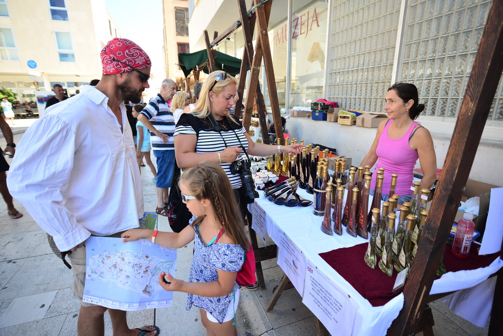 Sajam proizvodi hrvatskog sela na zadarskom Forumu