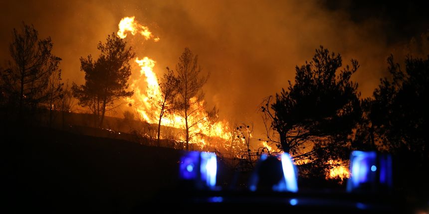 Požar u Klisu: vatra blizu kuća, vatrogasci kažu kako imaju sve pod kontrolom Požar u Klisu: vatra blizu kuća, vatrogasci kažu kako imaju sve pod kontrolom