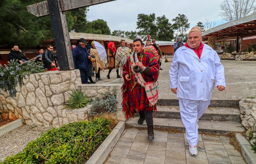 Sinoć su paljenjem Karnevala okončane tradicijske virske maškare