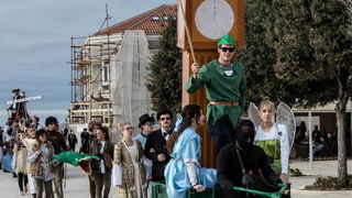 Paški zimski karneval 2017.- Maškarane skupine u karnevalskoj povorci Paški zimski karneval 2017.- Maškarane skupine u karnevalskoj povorci