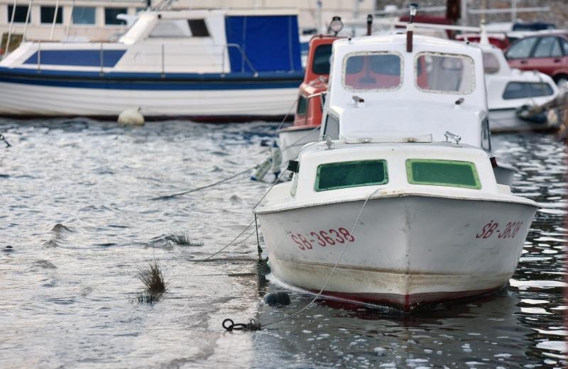Sibenik – Zbog velike plime u gradu poplavio dio rive u starom dijelu grada Dolcu. Photo: Hrvoje Jelavic/PIXSELL