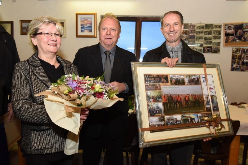 U Lovackom domu u Rastanima odrzana je proslava 20 godina neprestanog humanitarnog rada Marion i Manfred Nurnberger iz Savezne Republike Njemacke donatora bolnickih kreveta raznim bolnicama i institucijama. Photo: Dino Stanin/PIXSELL