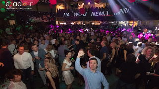 Ludnica u Saturnusu: Najbolji doček u svemiru i šire Ludnica u Saturnusu: Najbolji doček u svemiru i šire