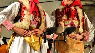 Nastup ansambla Lado ispred crkve sv. Marije ; foto Iva Perinčić Nastup ansambla Lado ispred crkve sv. Marije ; foto Iva Perinčić