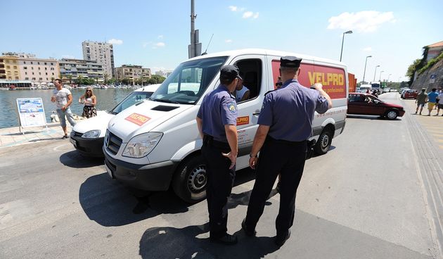 Stanari tzv. Galićevih zgrada u Diklu su nakon posjete gradonačelniku održali prosvjed blokirajući promet u centru grada, foto: Luka Gerlanc/CROPIX