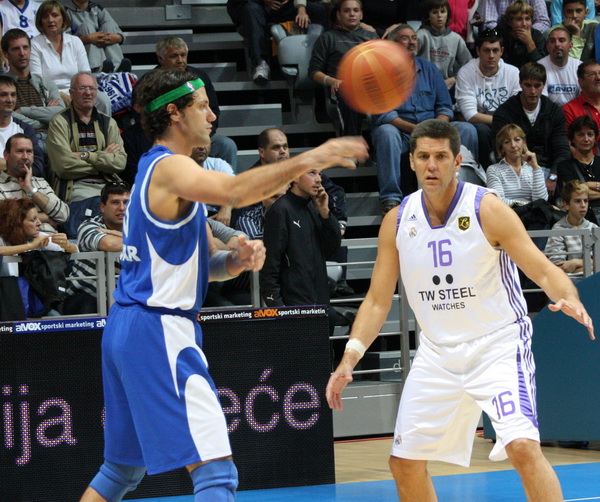 KK Zadar – Real Madrid, umirovljenje dresova 10 (Giuseppe Giergia) i 11 (Kresimir Cosic), Foto; Mladen Malik KK Zadar – Real Madrid, umirovljenje dresova 10 (Giuseppe Giergia) i 11 (Kresimir Cosic), Foto; Mladen Malik