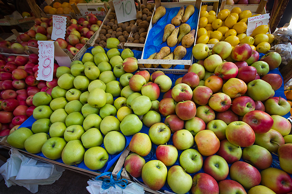 Đir po pijaci, 30. siječnja 2012. (foto:Saša Čuka)
