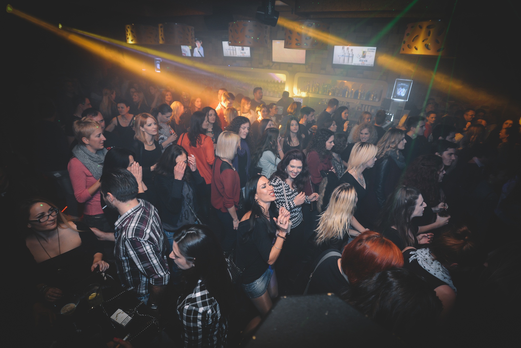 Vatra i Epilog u Maraschino baru, Foto: Iva Perinčić Vatra i Epilog u Maraschino baru, Foto: Iva Perinčić