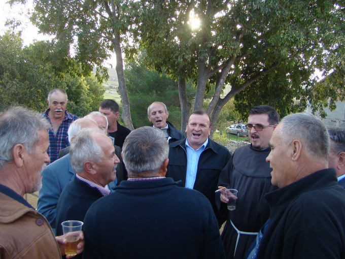 U Buliću otkriveno poprsje don Petra Nakića, foto: Marko Ledenko U Buliću otkriveno poprsje don Petra Nakića, foto: Marko Ledenko