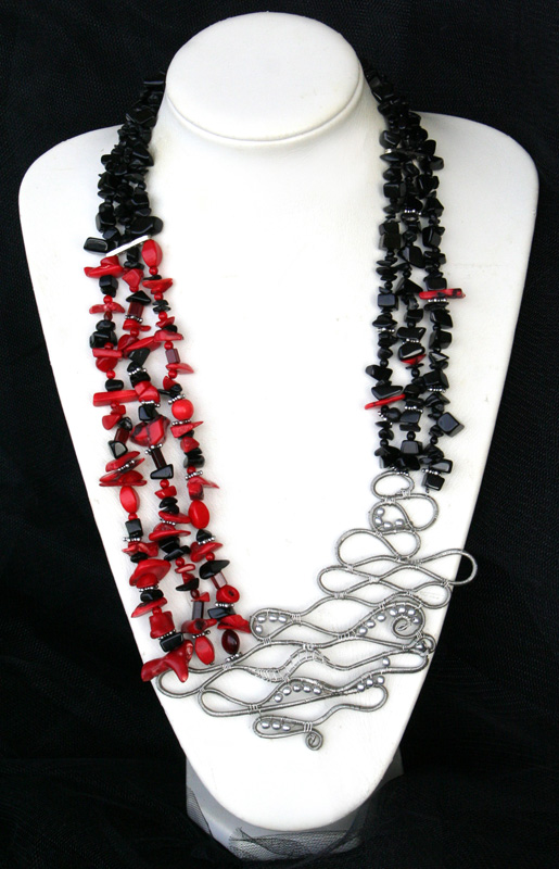 Izložba nakita u Muzeju antičkog stakla